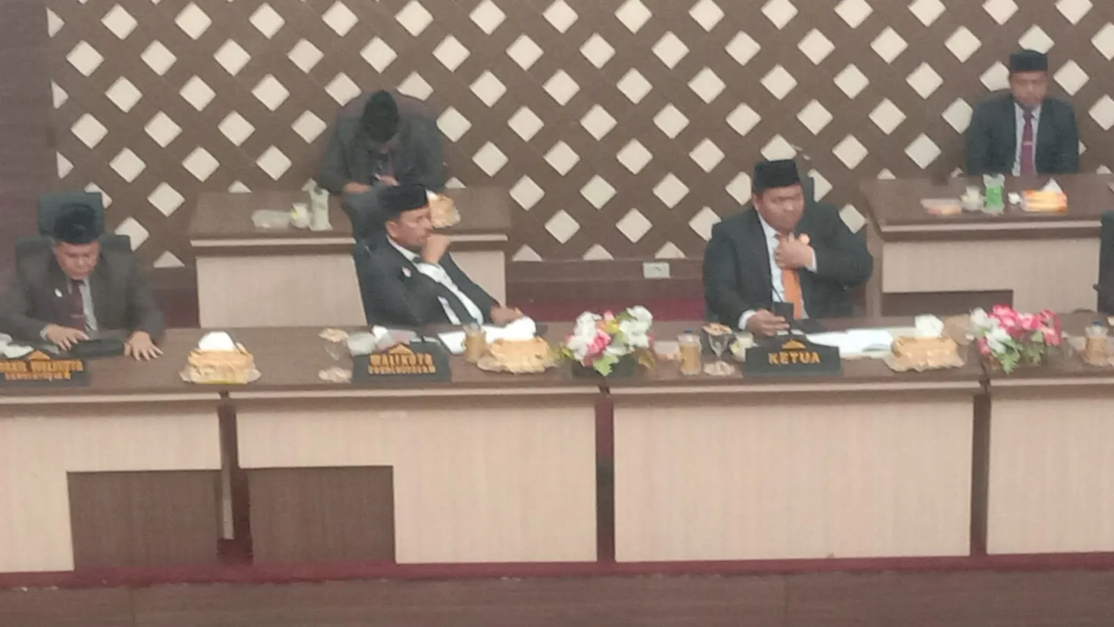 Rapat Paripurna DPRK Setujui Raqan Menjadi Qanun