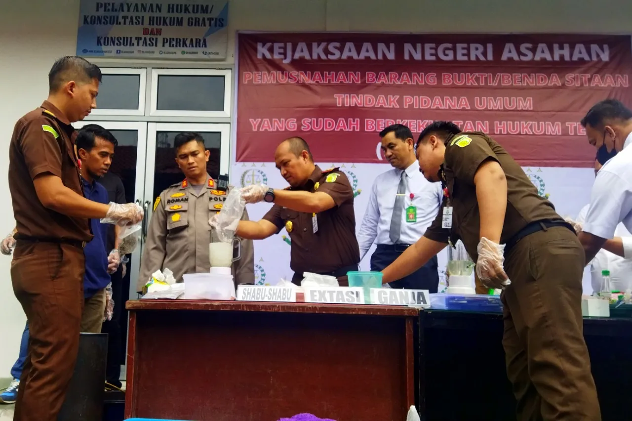 Kejari Asahan Musnahkan BB Senilai Rp2 Miliar