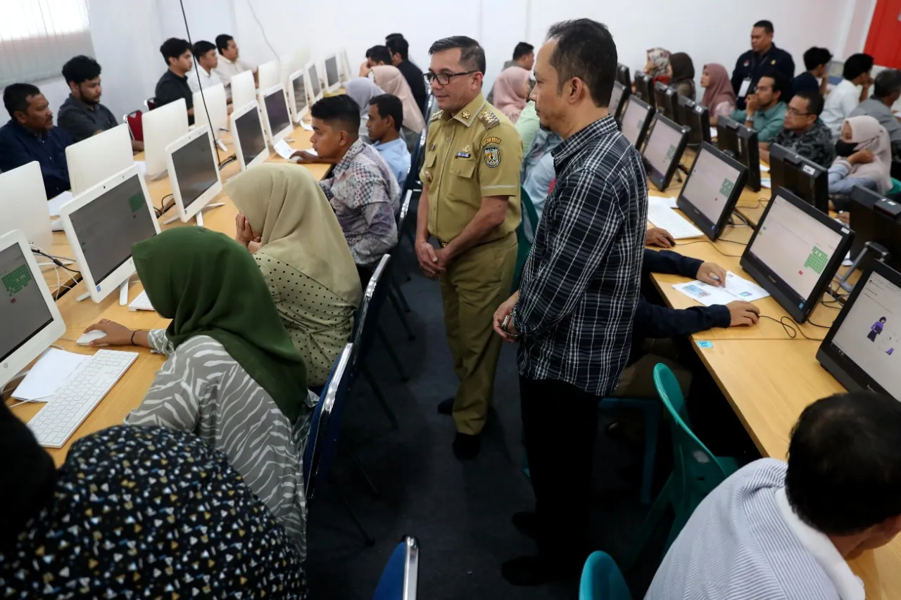 Pj Wali Kota Pantau Seleksi Tertulis Panitia Pemilihan Kecamatan