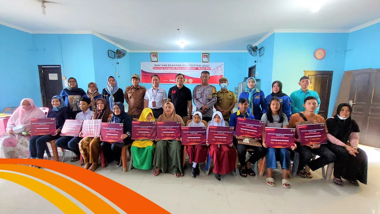 CCEP Indonesia Serahkan Beasiswa Berprestasi Kepada Pelajar Dan Mahasiswa