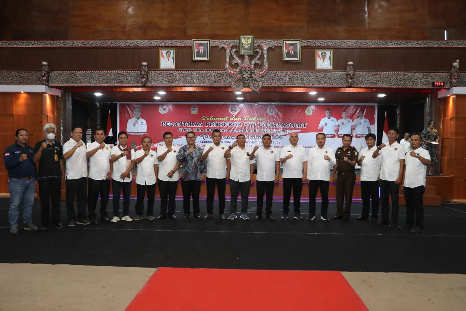 Bupati Taput dan Toba Hadiri Pelantikan Pengurus PWI Bonapasogit di Tarutung