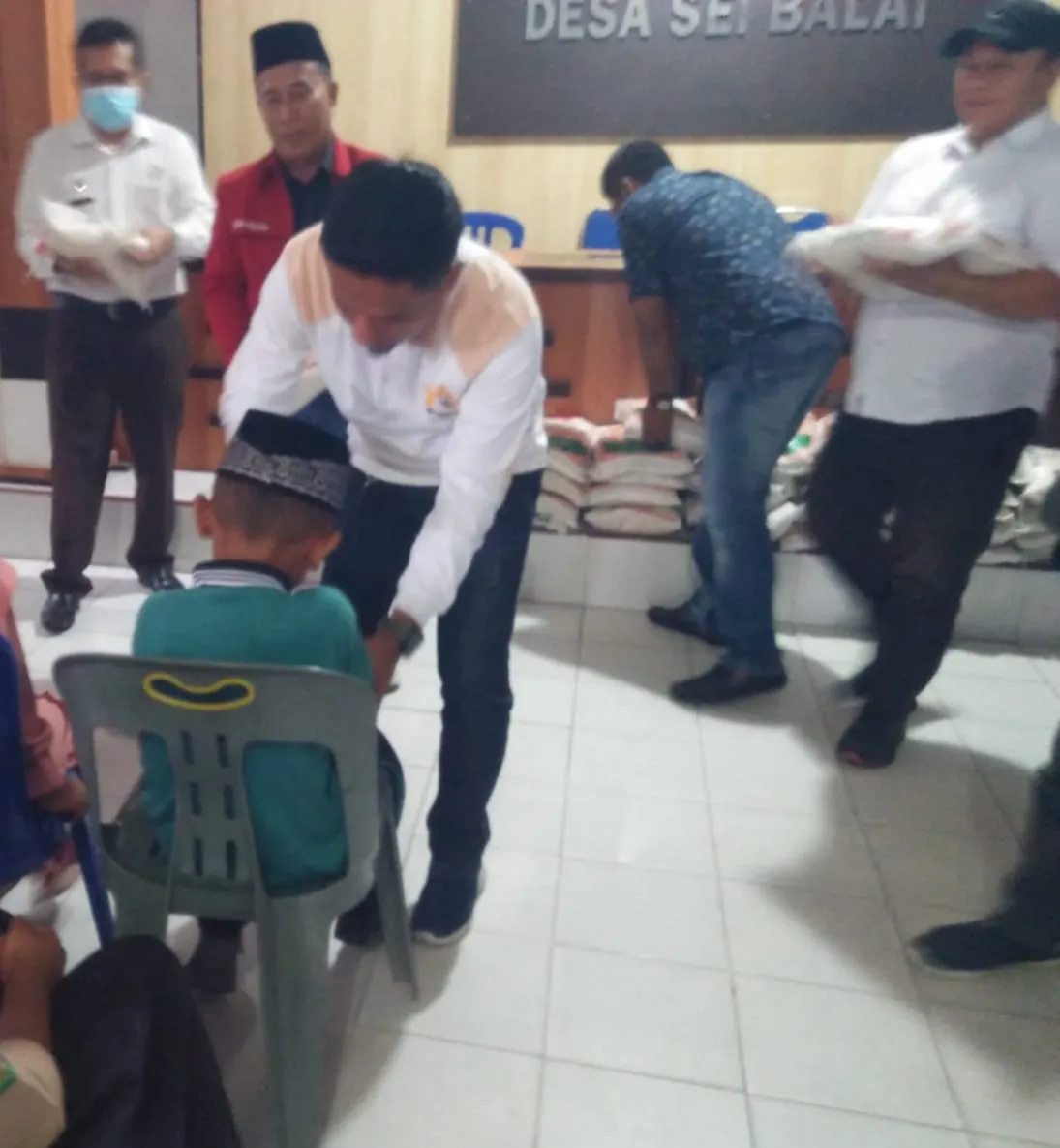 Bersama PDIP, Kadin Batubara Berbagi Bahan Pangan