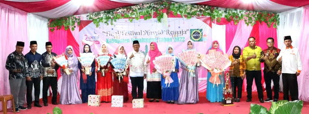 Wabup Simalungun Tutup Festival Nasyid Remaja