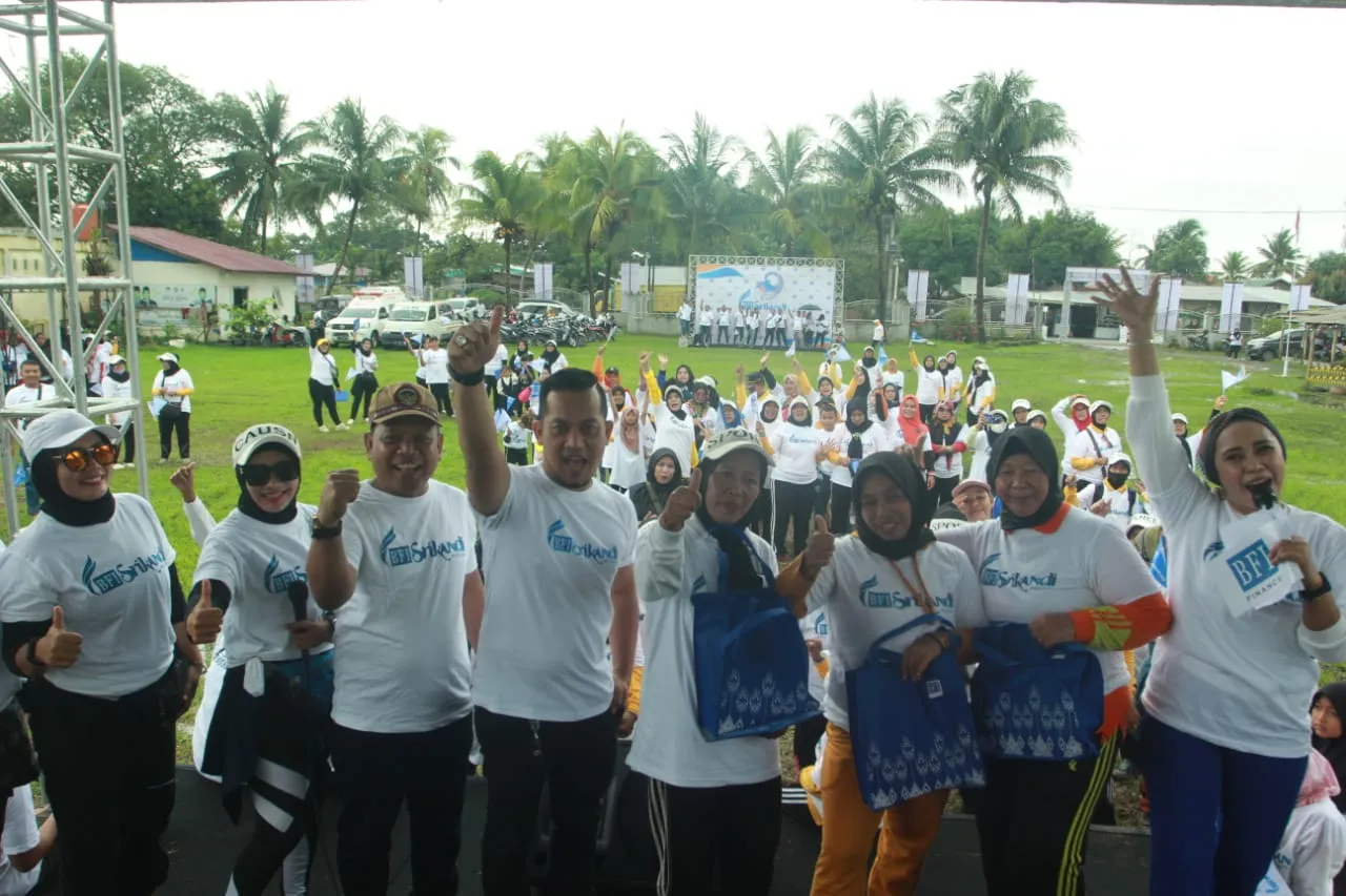 BFI Srikandi Edukasi Masyarakat Hidup Sehat Dengan Jalan Sehat Hingga Cek Kesehatan Gratis
