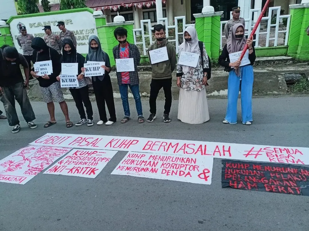 SMUR Demo Dewan Tolak UU KUHP
