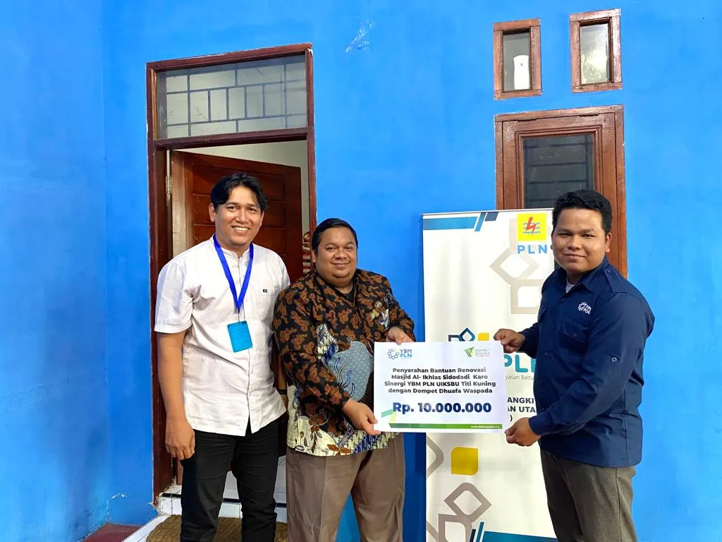 <em>DD Waspada Terima Zakat YBM PLN UIKSBU, Bantu Renovasi Masjid di Sidodadi</em>