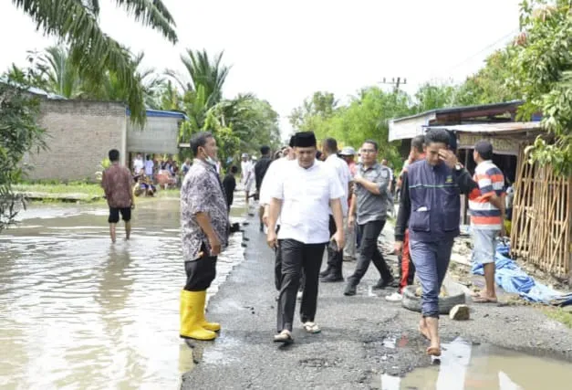Soal Banjir<br>Bupati Zahir Perintahkan Normalisasi Dan Tangani Kesehatan