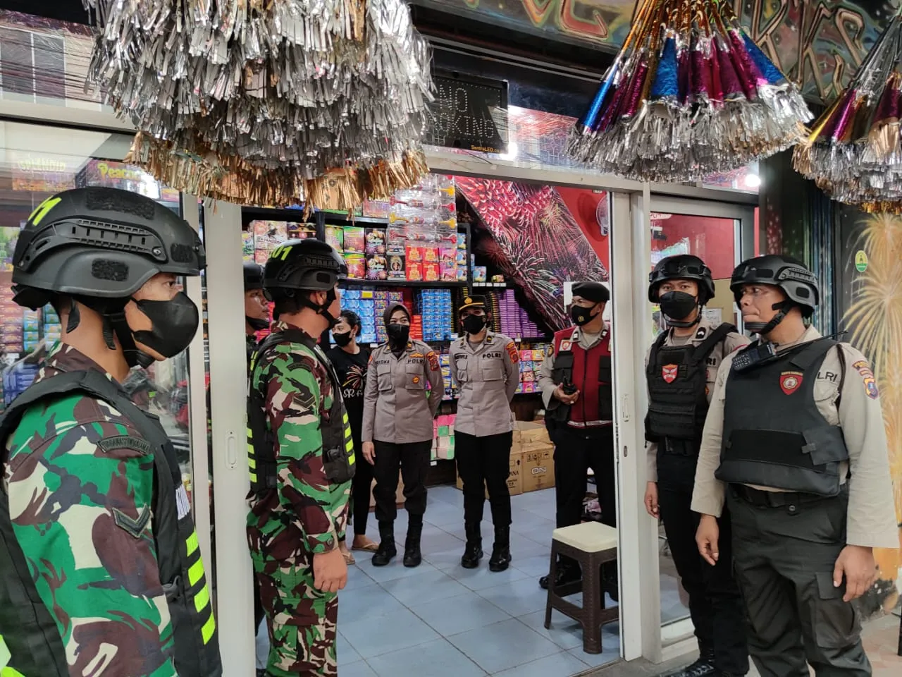 Jelang Ops Lilin Toba 2022, Tim Gabungan Sasar Toko Petasan