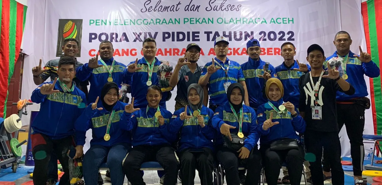 Dua Atlet Angkat Berat Langsa Raih Emas Pora
