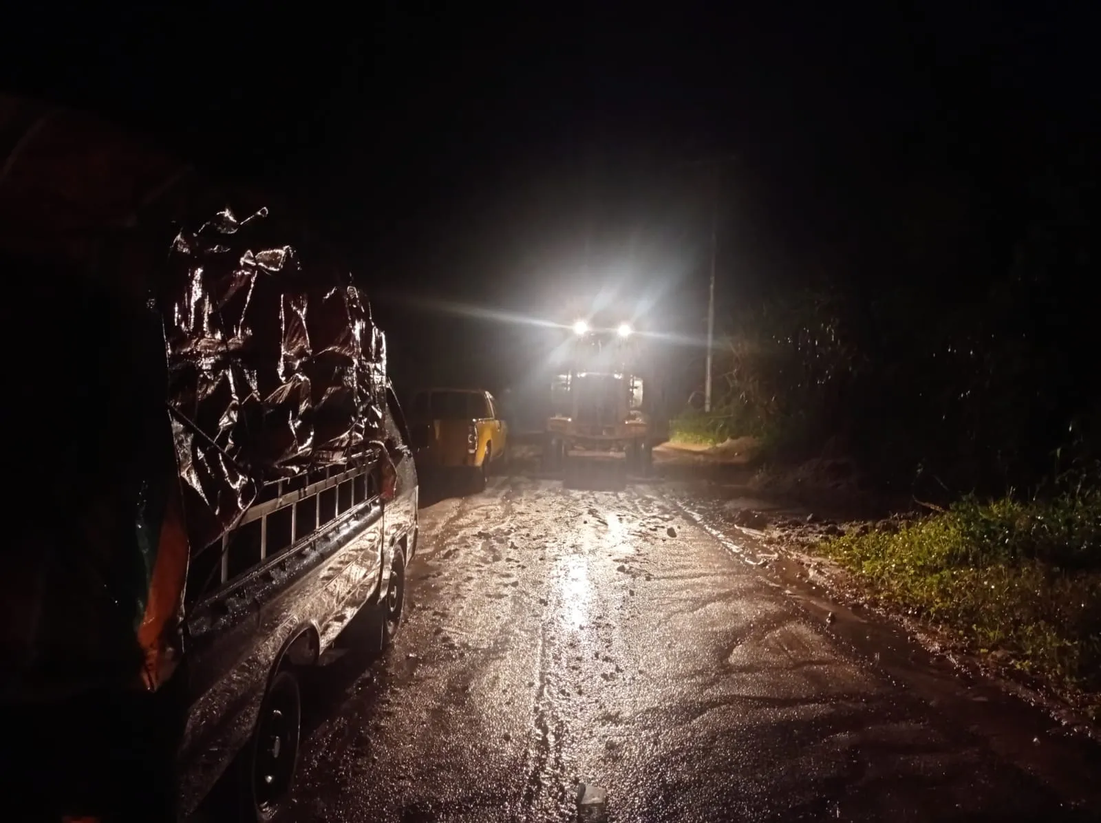 Di Gayo Lues, Longsor Jebak Ratusan Kendaraan Bermotor Hingga 4 Jam