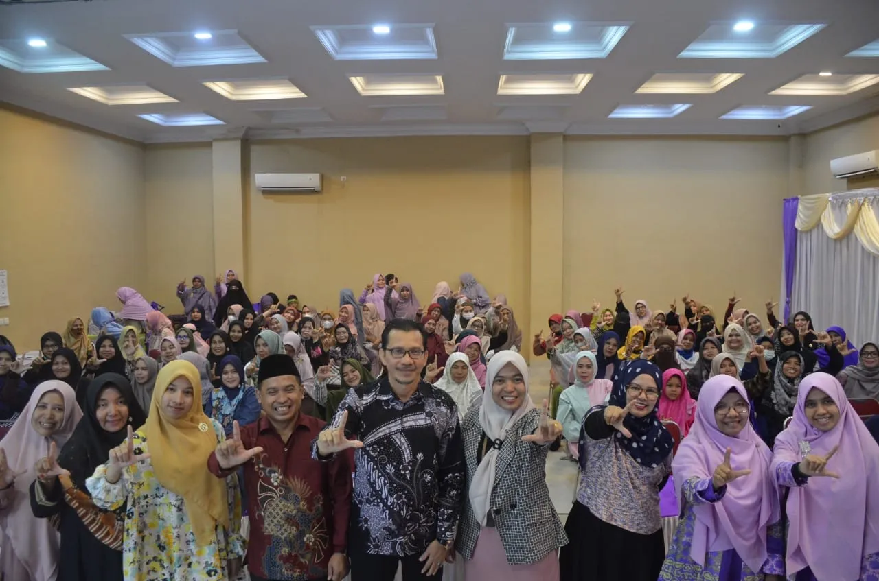 PD SALIMAH Kota Langsa Bagi Sarapan Gratis Dan Talkshow