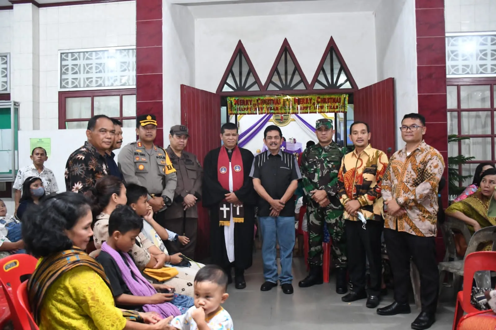 Forkopimda Tinjau Misa Malam Natal Di Beberapa Gereja