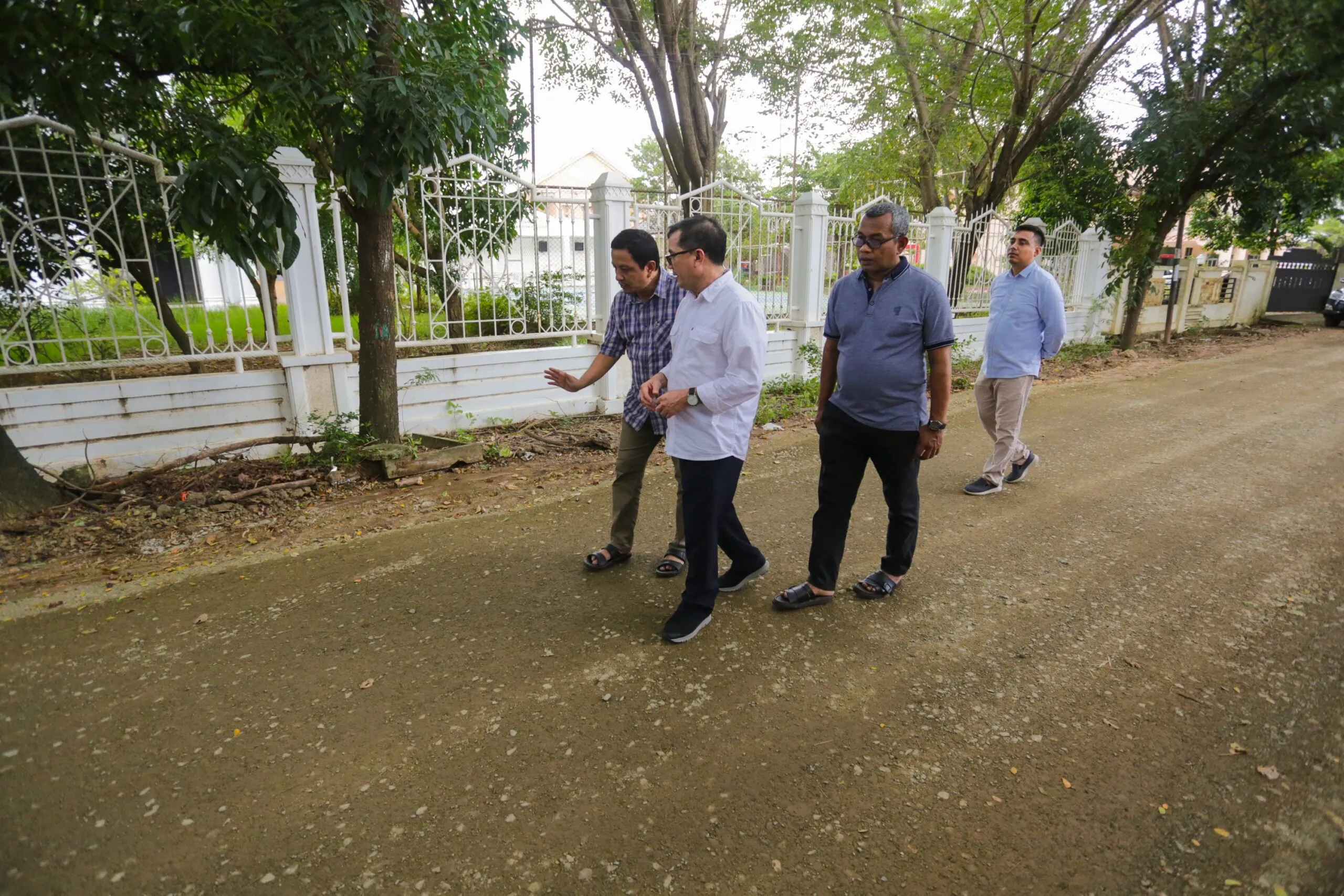 Pj Wali Kota Tinjau Progres Perbaikan Jalan Gurami