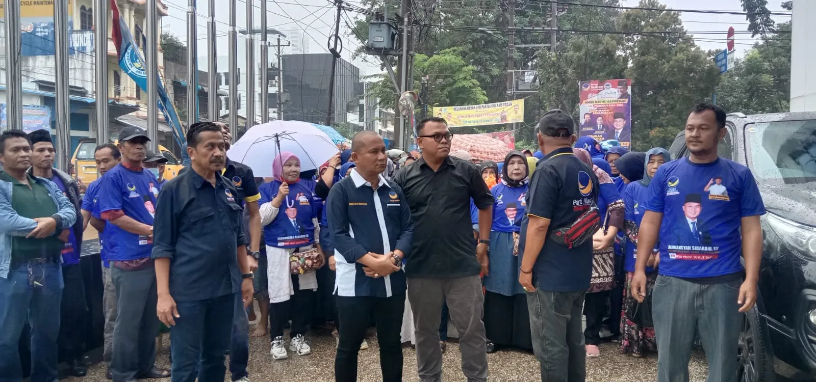 Daftar Caleg DPRD Sumut, Ratusan Massa Pendukung Antarkan Rahmansyah Sibarani ke Kantor NasDem