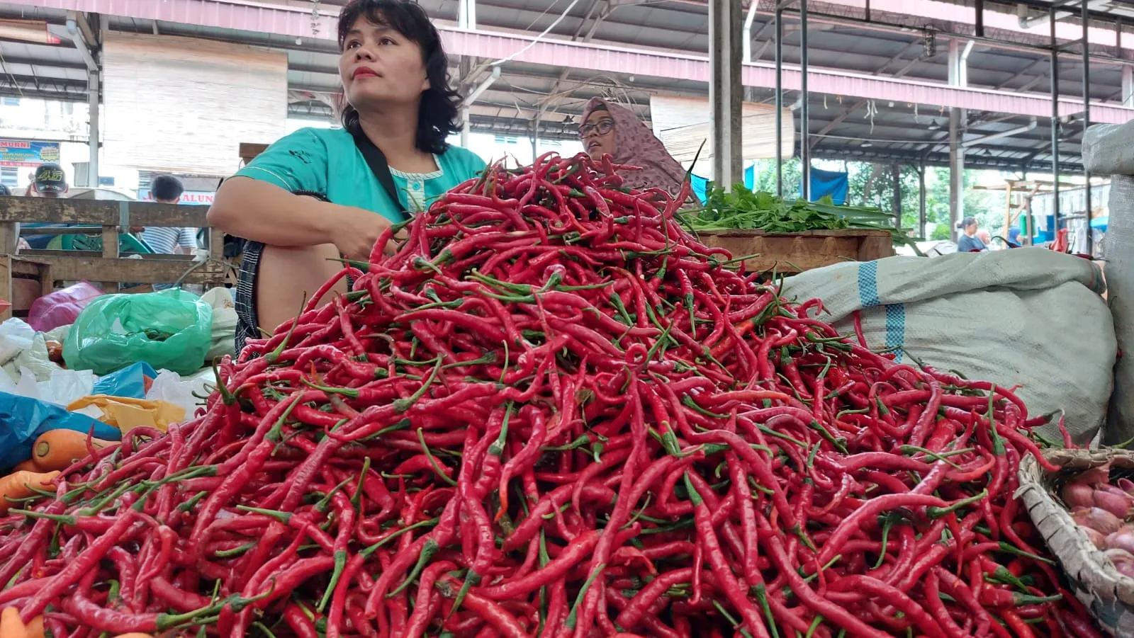 3 Hari Jelang Tahun Baru, Harga Cabai Merah Terjun Bebas