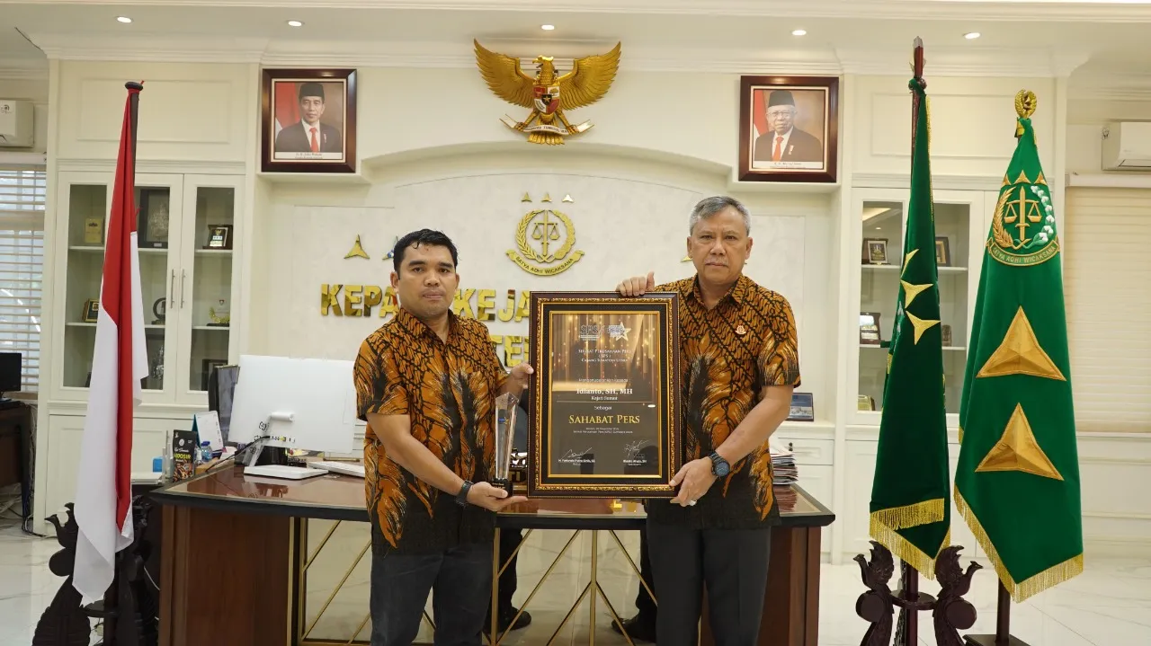 Kajatisu Terima Penghargaan Sahabat Pers SPS Sumut