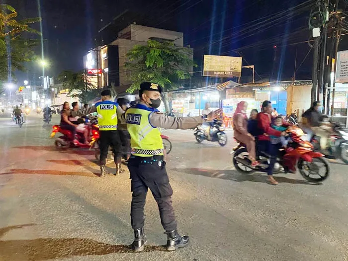 Patroli Malam Tahun Baru Sat Samapta Polres Pelabuhan Belawan Bersama Tim Gabungan Lancar