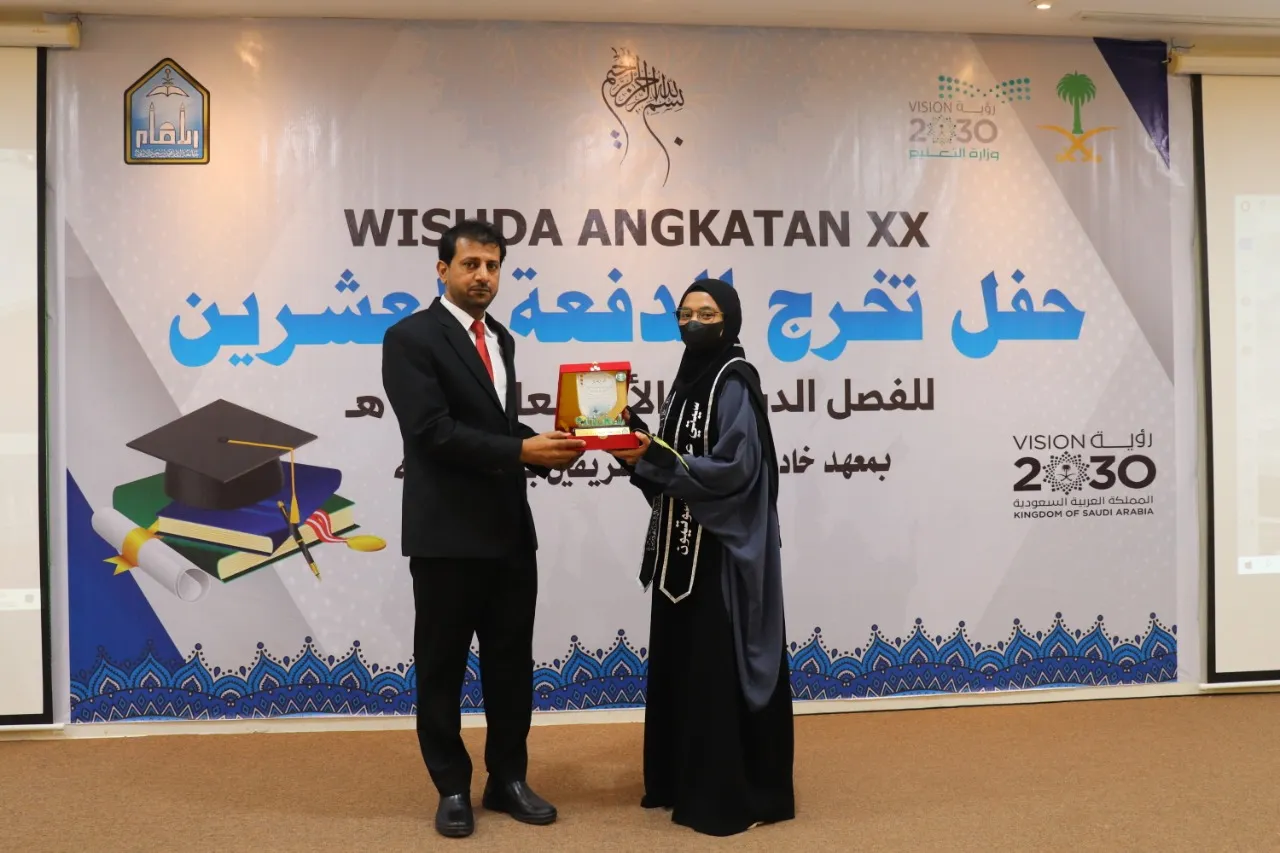 <em>LIPIA Banda Aceh Gelar Wisuda 125 Mahasiswa Angkatan XX</em>