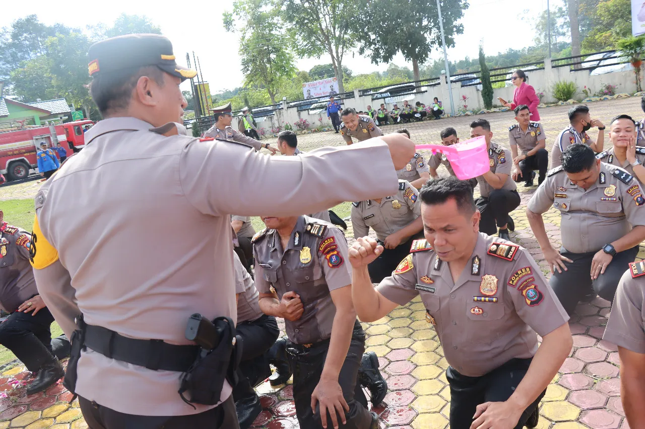 26 Personel Polres Humbahas Naik Pangkat Satu Tingkat