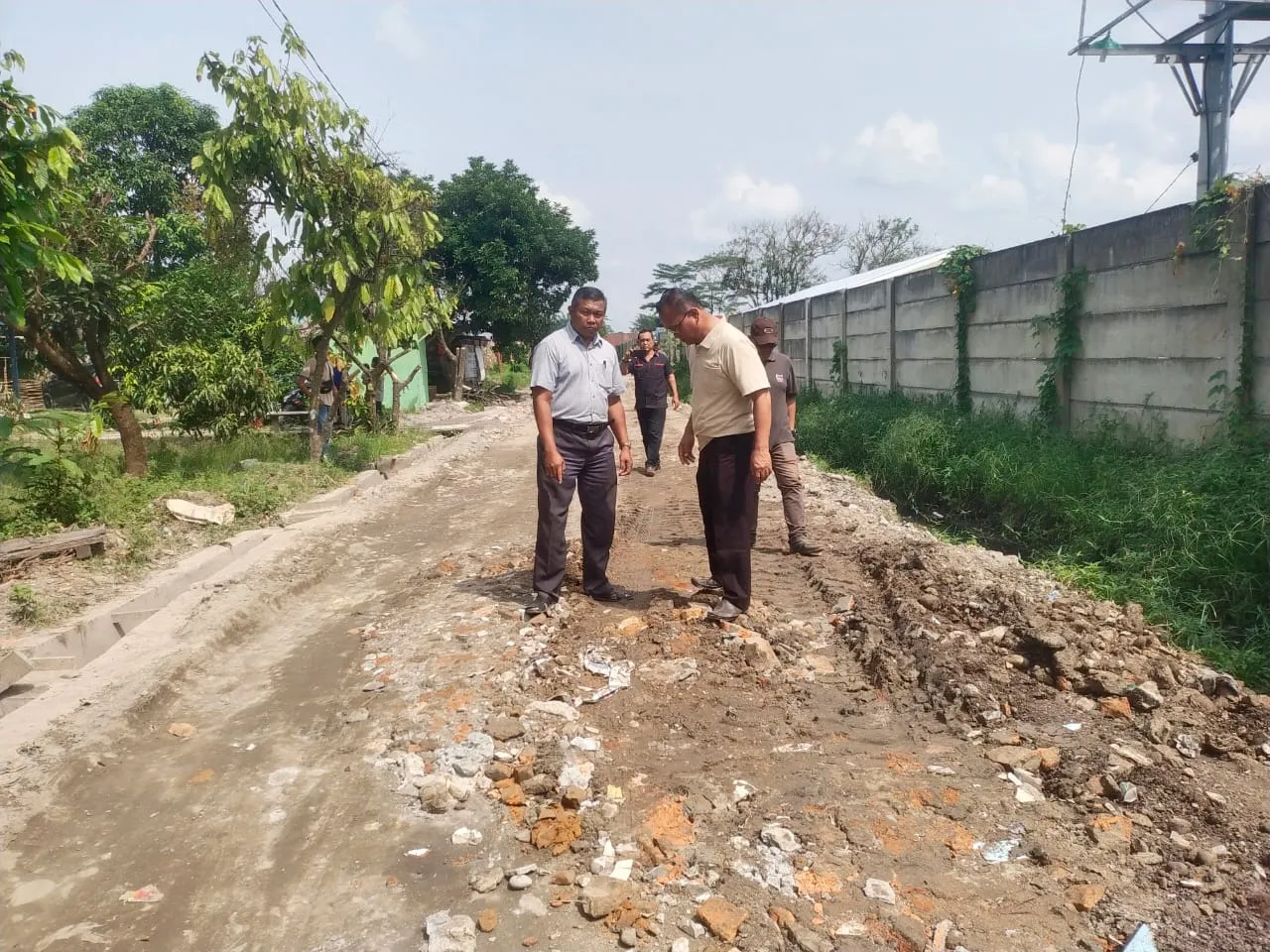 Investor Dan Warga Harap Pemkab Deliserdang Perbaiki Jalan Kenduri Raya Sunggal