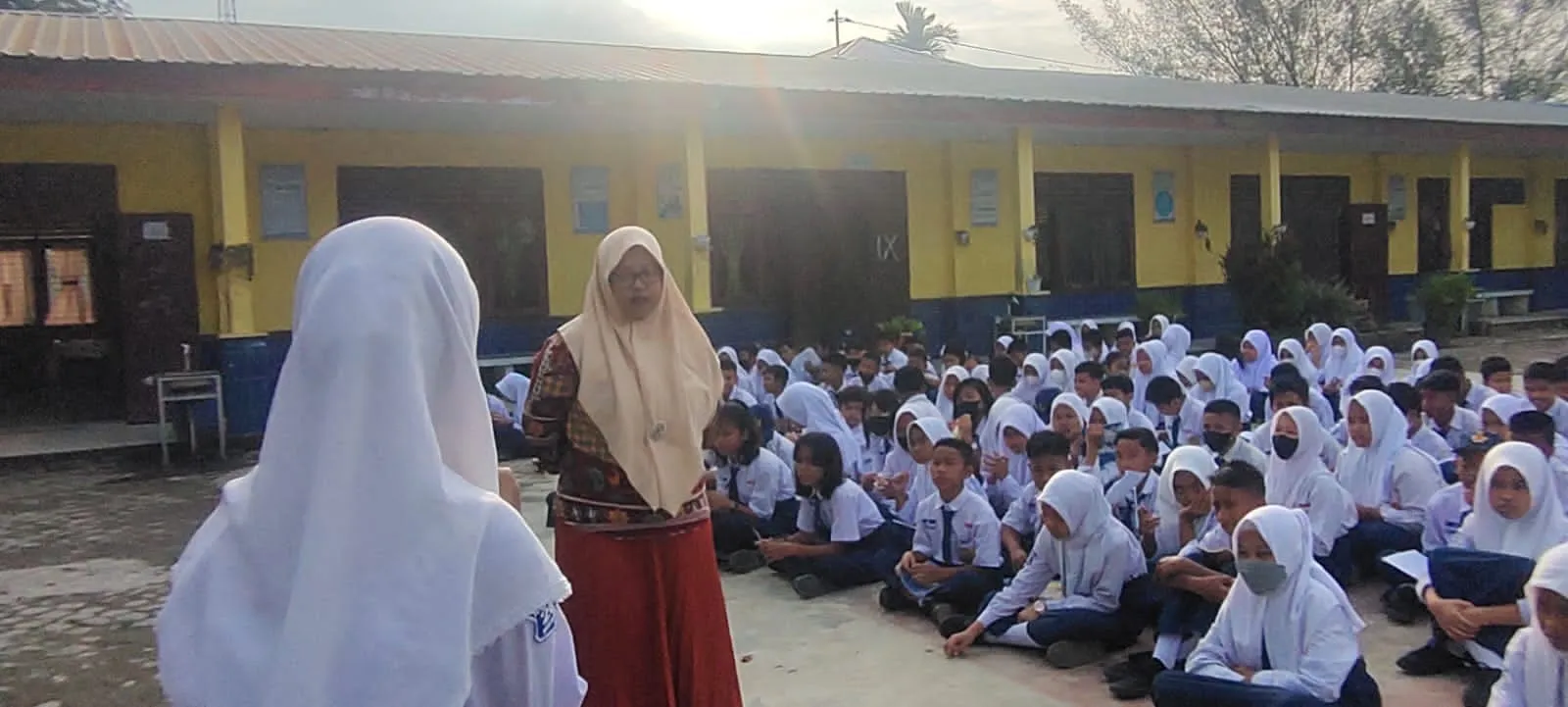 Program Literasi Dukung Siswa SMPN 20 Medan Gemar Menulis