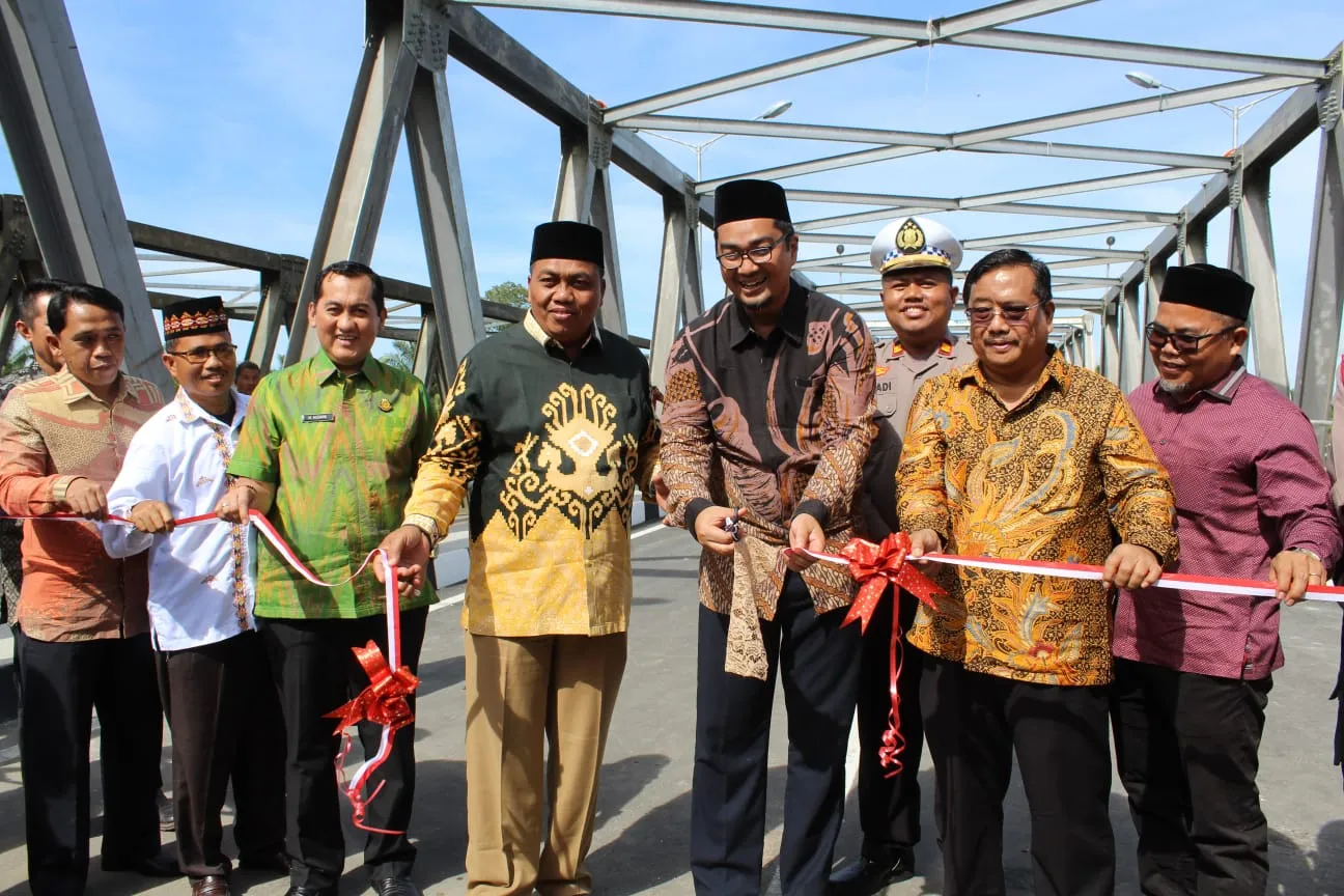 Masyarakat Apresiasi Jembatan Penghubung 3 Kecamatan Rampung