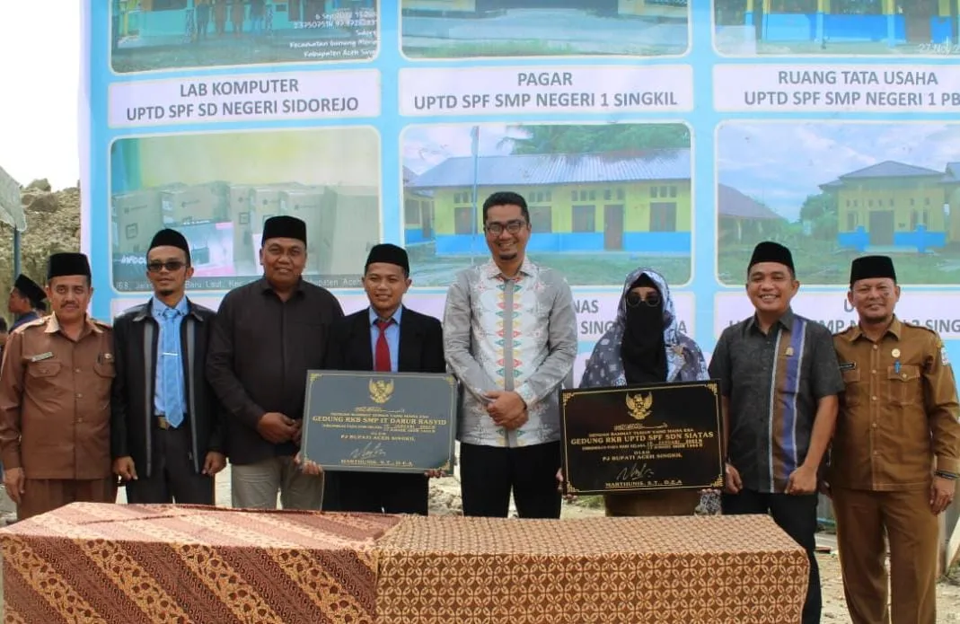 Resmikan RKB Pesantren Darurrasyid, Pj Bupati Puji Hasil Pekerjaan Rekanan Kontraktor