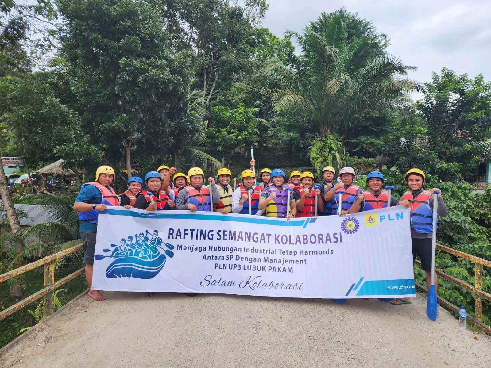 SP Dan Manajemen PLN Lubukpakam Rafting Bersama Jelajahi Sungai Padang