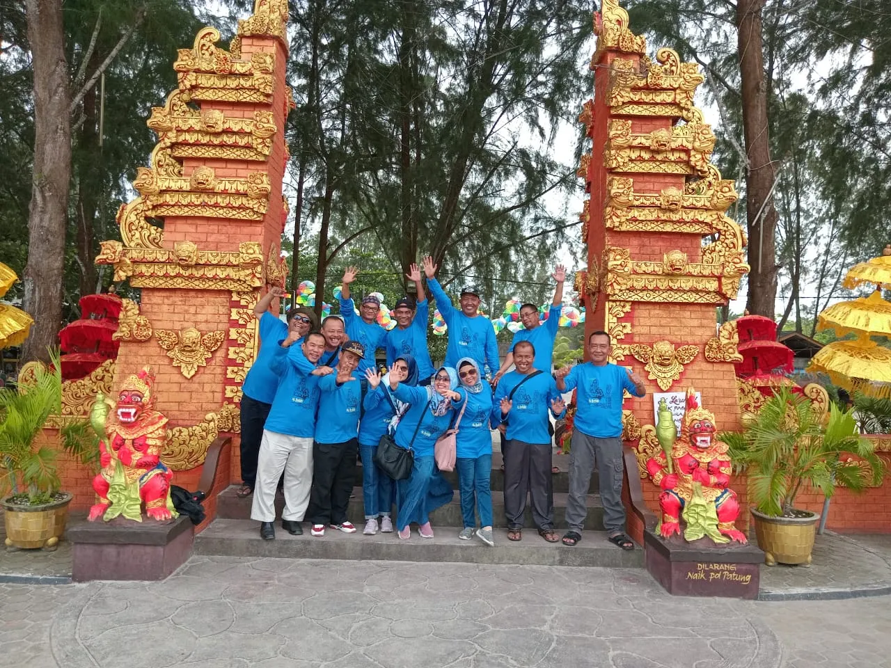 Reuni Asyik Tri Bio 3 Di Pantai Bali Lestari