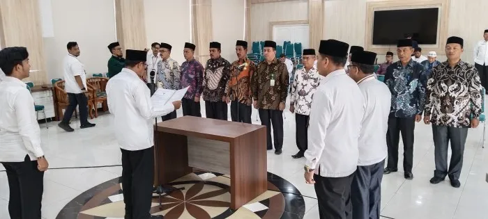Kakanwil Kemenag Aceh Lantik Sembilan Pengawas.