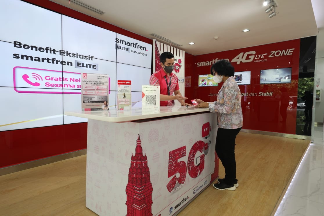 Tidak Harus ke Galeri, Aktivasi eSIM Smartfren Bisa Di Mana Pun