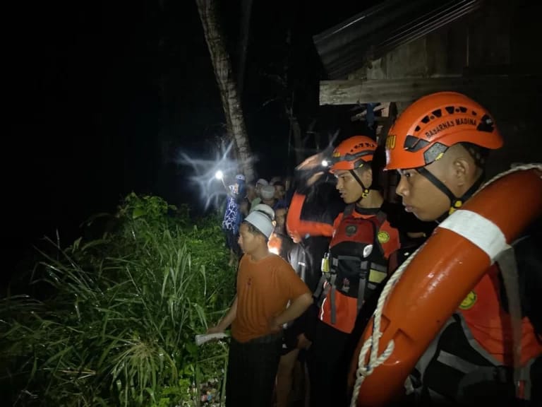 Santri Musthafawiyah Hanyut Di Sungai
