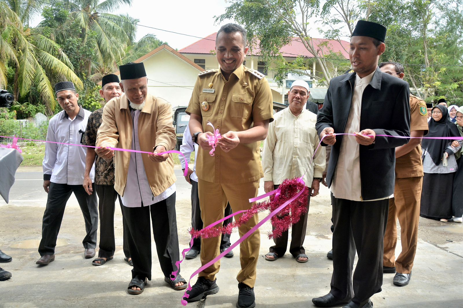 Pj Wali Kota Sabang Resmikan Mujaddid Mart