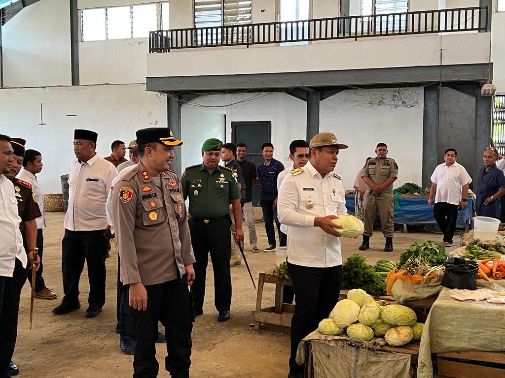 Pj Bupati Abdya Tinjau Pasar Rakyat Kuala Batee