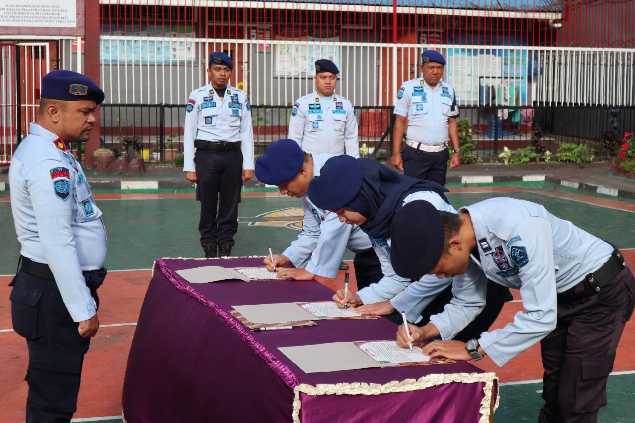 Petugas Rutan Kelas II B Tarutung Deklarasi Janji Kinerja Tahun 2023