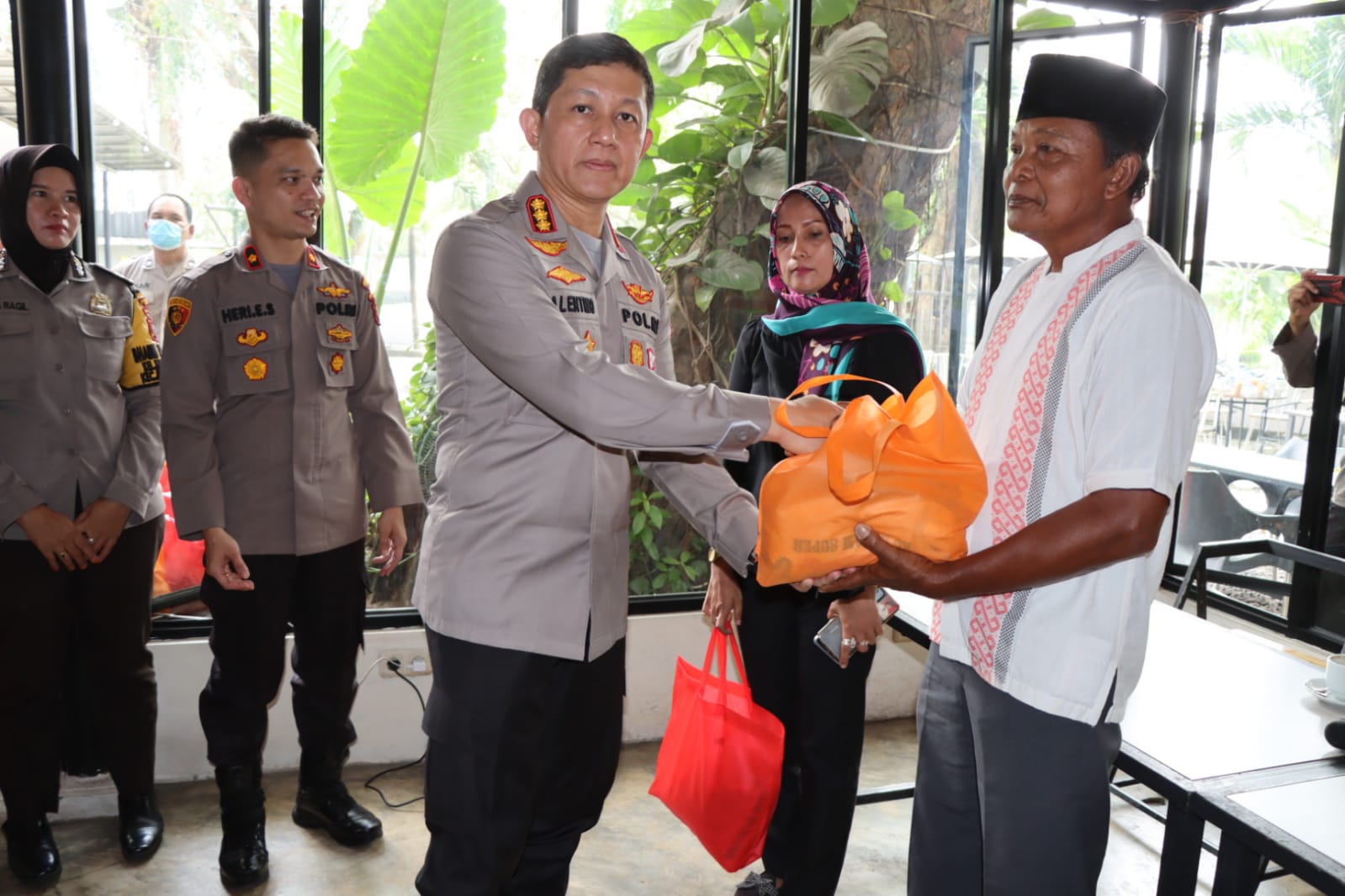 Kapolrestabes Medan Gelar Jumat Curhat Dengan Warga Kelurahan Helvetia Timur