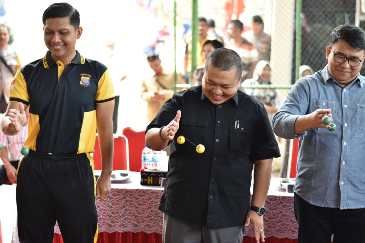 Forkopimda Tapsel Main Lato-lato, Jangan Mau Dibenturkan