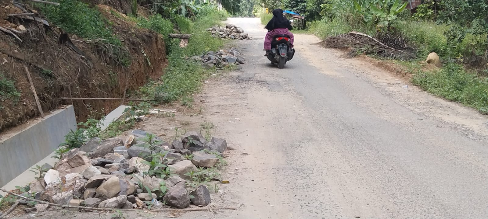 Proyek Multi years, Peningkatan Jalinsum Sosopan Terbengkalai