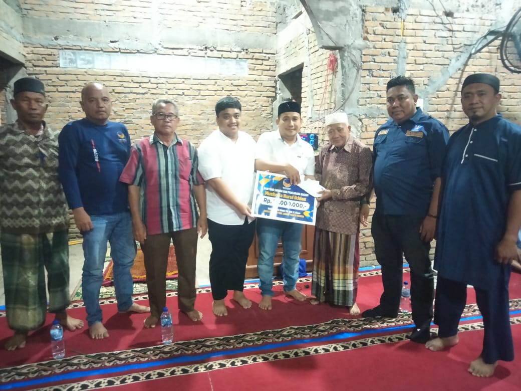 Dimas Tri Adji Bantu Pembangunan Mushollah Nurul Ikhlas Perbaungan