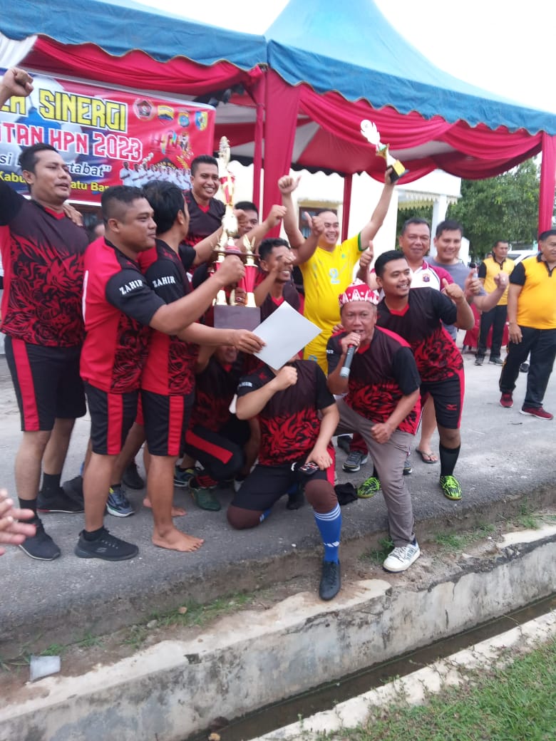 PWI-Polres Batubara Gelar Turnamen Sepakbola Dan Potong Kue HPN 2023