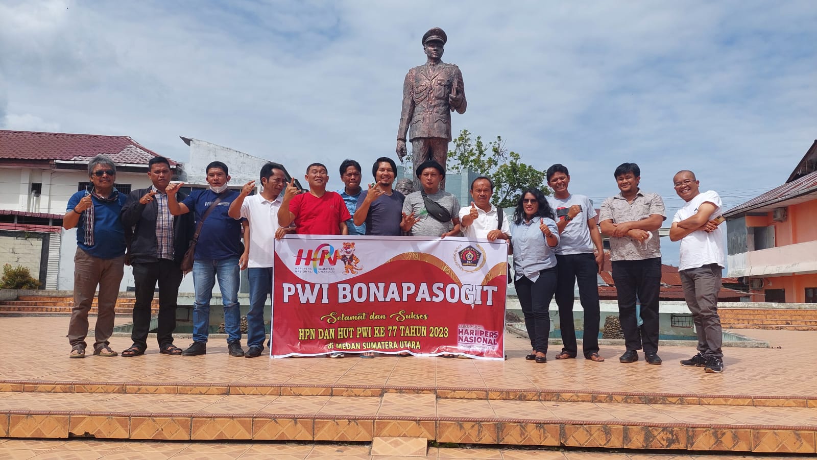PWI Bonapasogit Ikut Meriahkan HPN Dan HUT PWI Ke 77 Di Medan