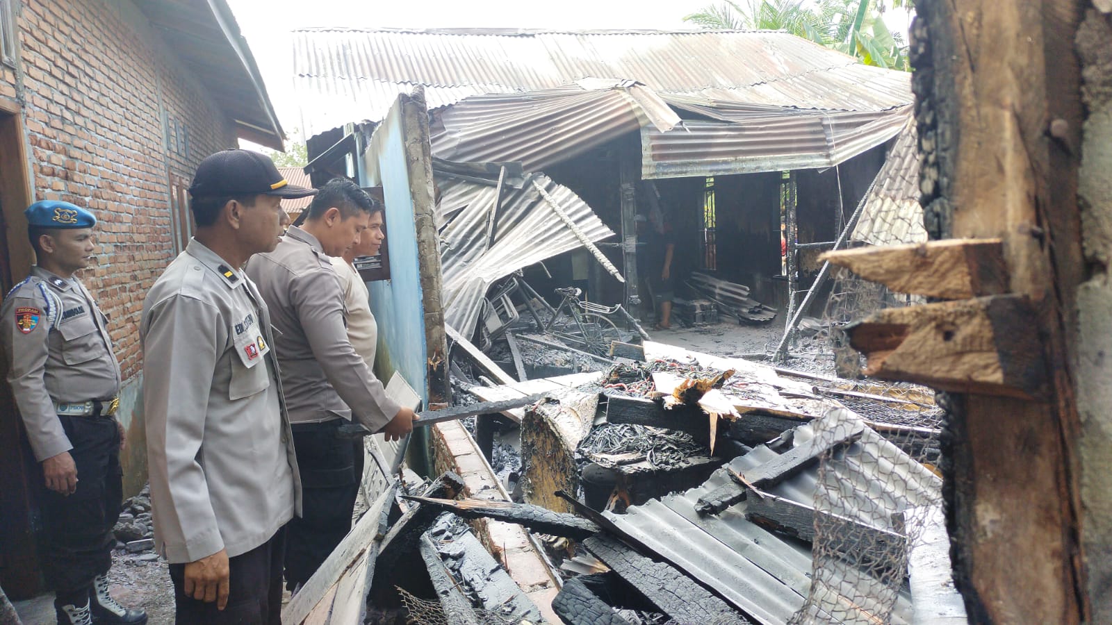 Ditinggal Bekerja, Rumah Ludes Terbakar