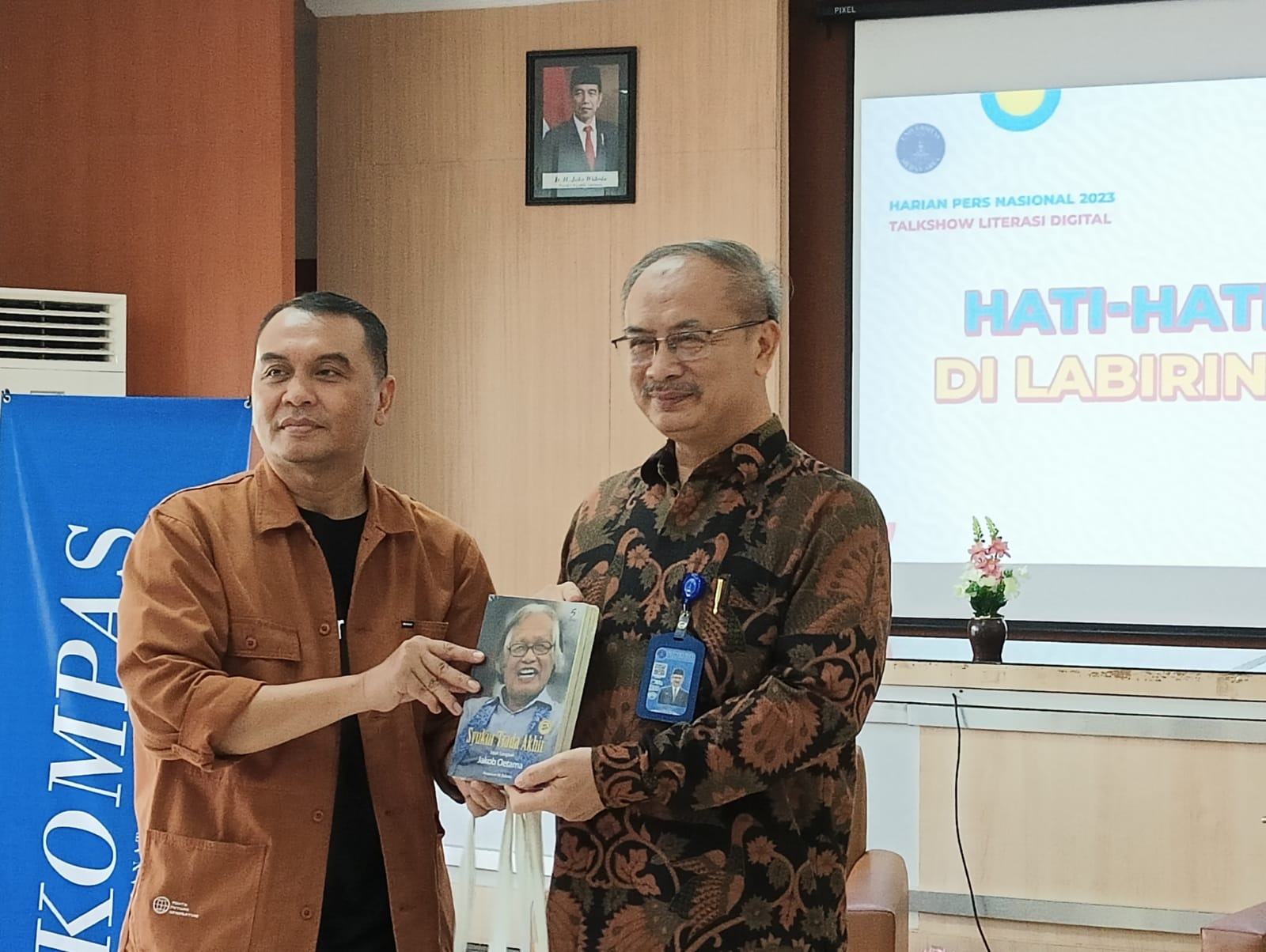 Talkshow Literasi Digital Fisipol UMA Hadirkan Redpel Kompas: Kepedulian Pada Misinformasi Masih Rendah