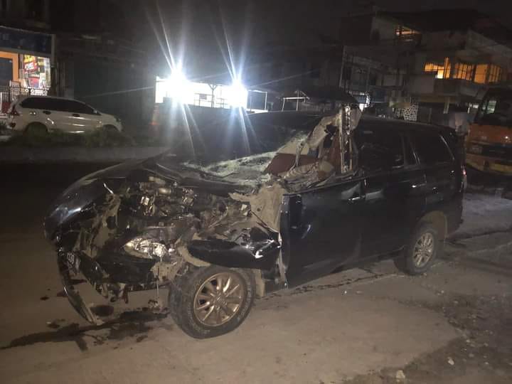Mobil Travel Bawa Ketua DPD Nasdem Agara Kecelakaan Di Kabanjahe