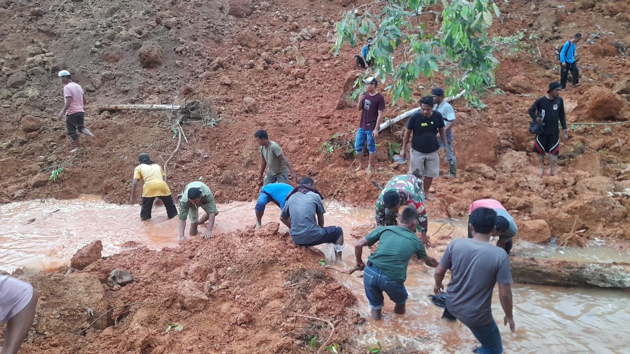 BPBD Cari Korban Tertimbun Longsor Tambang Emas Di Beutong