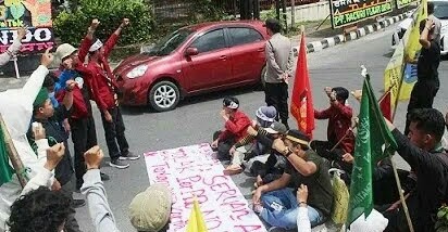 Demo Tolak Perppu Ciptaker Nyaris Ricuh, Mahasiswa Sidang Di DPRD P.Siantar