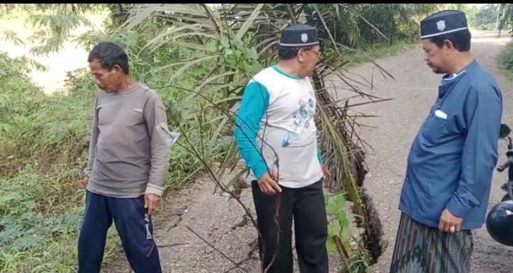Di Bireuen, Jalan Penghubung Dua Kecamatan Longsor