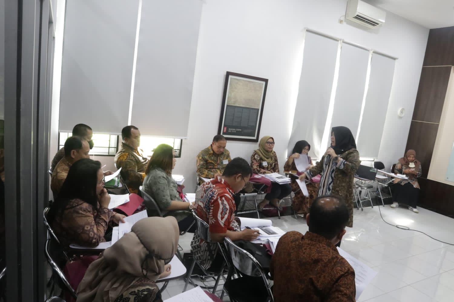 Dr. T. Keizerina Devi Azwar: Hukum Indonesia Jatuh Bangun Hadapi Era Digital