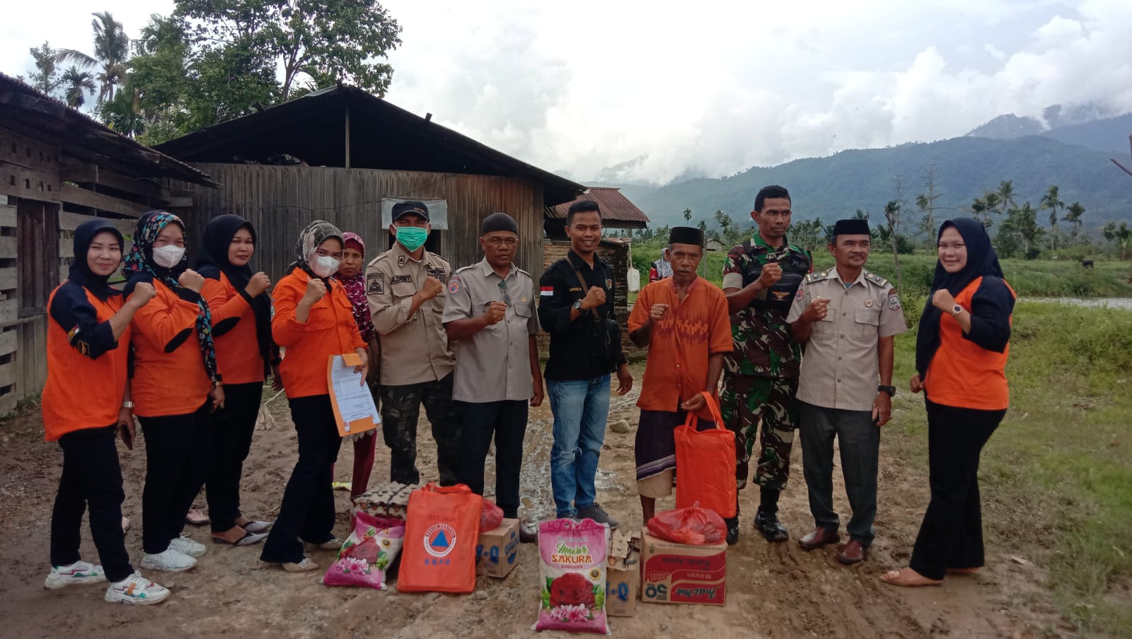 Korban Angin Puting Beliung Di Agara Terima Bantuan Sembako
