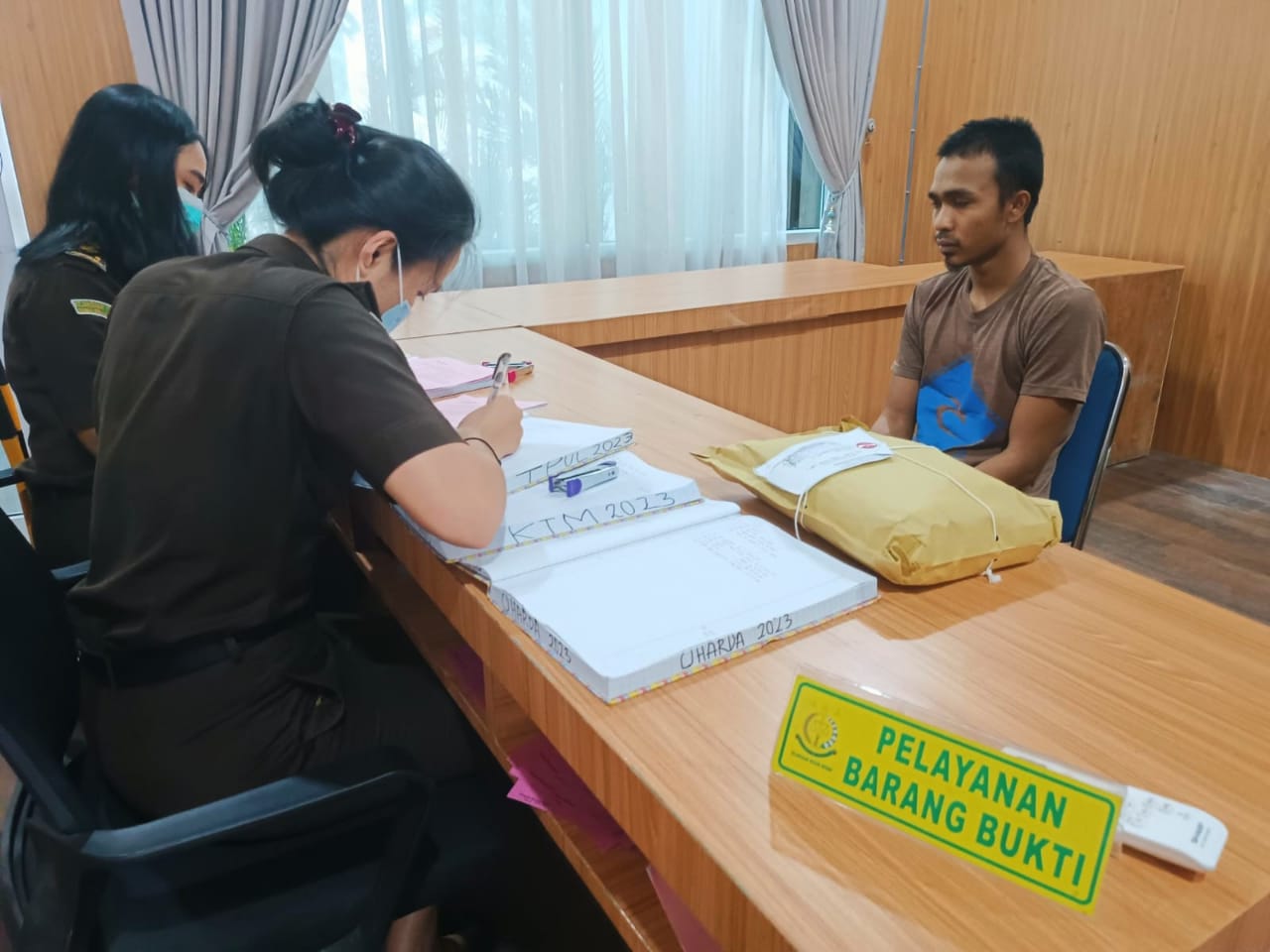 Tersangka Kasus Ganja 1,3 Ton Diserahkan Ke Kejari Medan
